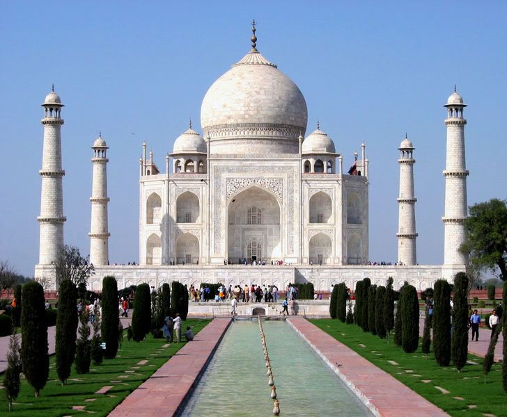 728px-Taj_Mahal_in_March_2004.jpg picture by pamelayo