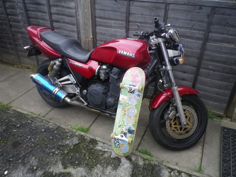 http://i46.photobucket.com/albums/f107/motostunter/IMGP1630.jpg