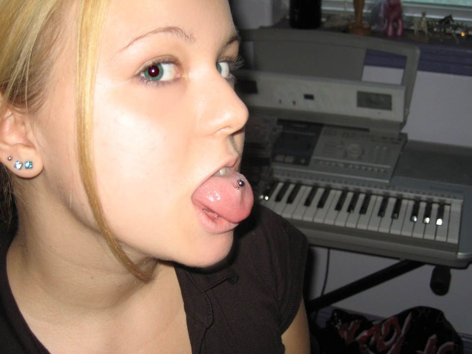 tongue piercing Image