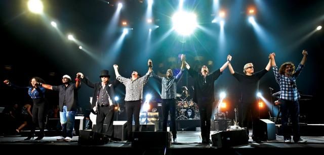 81hB4HE0BzL SL1500  zpsc1e24597 - Toto • 35th Anniversary Tour • Live in Poland (2014) [BDRip 1080p] [DTS H.264] [MKV] [VH]