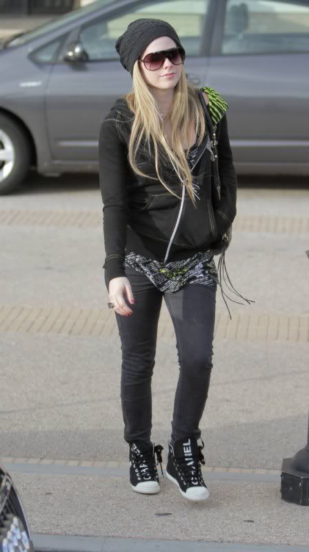 Avril Lavigne Converse. Remember when Avril Lavigne