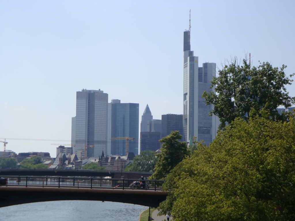 Frankfurt (c) gmorabito tischkicker kaufen frankfurt