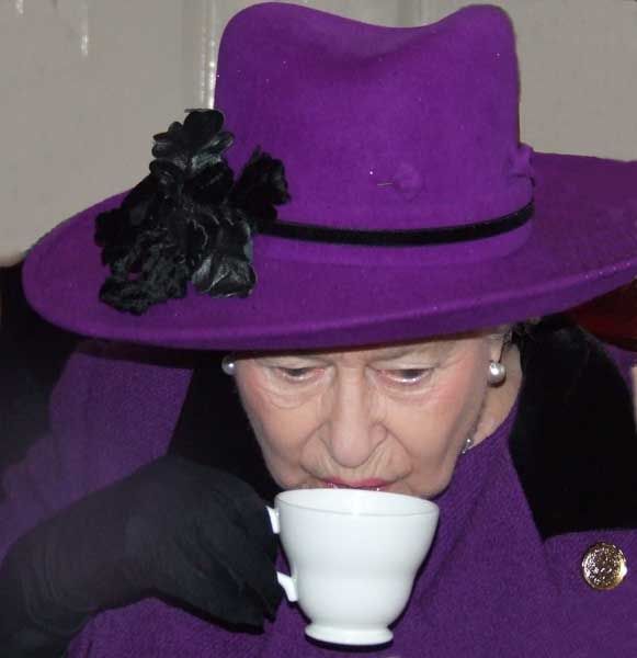 Queen Drinking