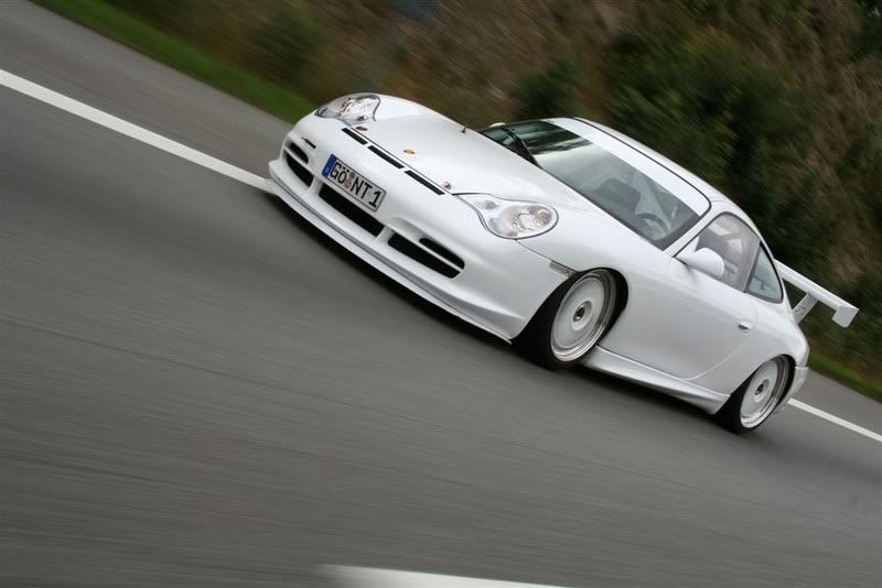 http://i46.photobucket.com/albums/f123/CE28N/random/porsche_996_cup_048.jpg