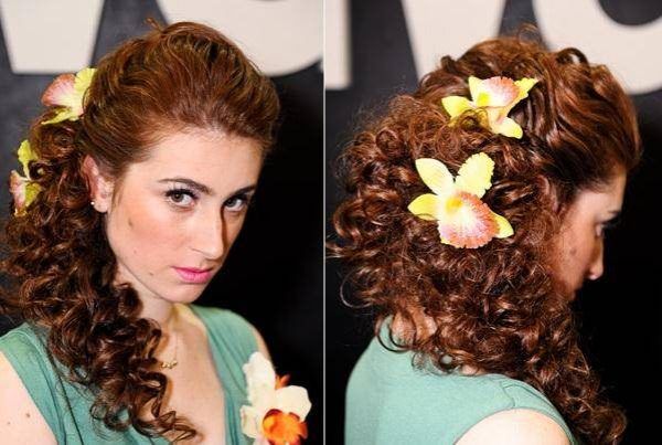 Penteado de lado Cabelo cacheado penteado de lado