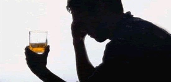 Alcoólatra Alcoólatra