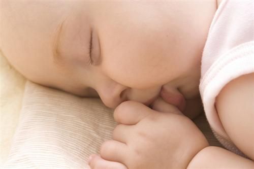 Bebê dormindo Bebê dormindo