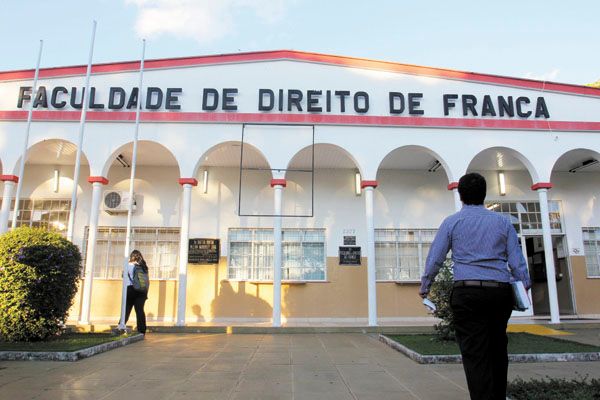 Faculdade de Direito de Franca Faculdade de Direito de Franca
