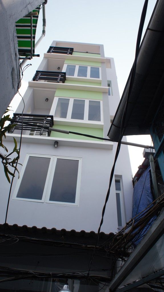 Nhà cho thuê quận 4 - 2