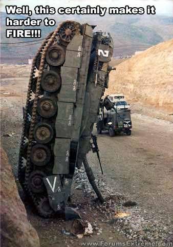 63151-funny_pictures_general_tank_accident_super.jpg