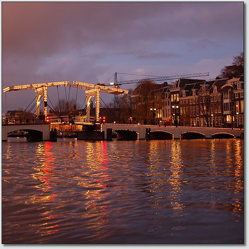 [img width=500 height=500]http://i46.photobucket.com/albums/f135/D50-Ineke/Amsterdam150a.jpg[/img]