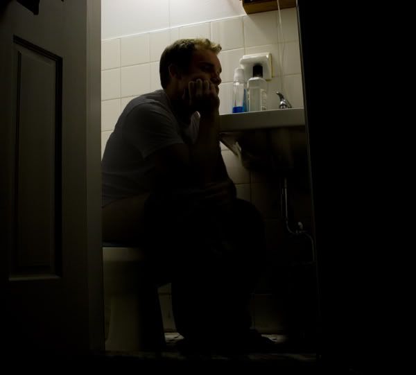 IMAGE: http://i46.photobucket.com/albums/f135/lyncat85/toilet.jpg