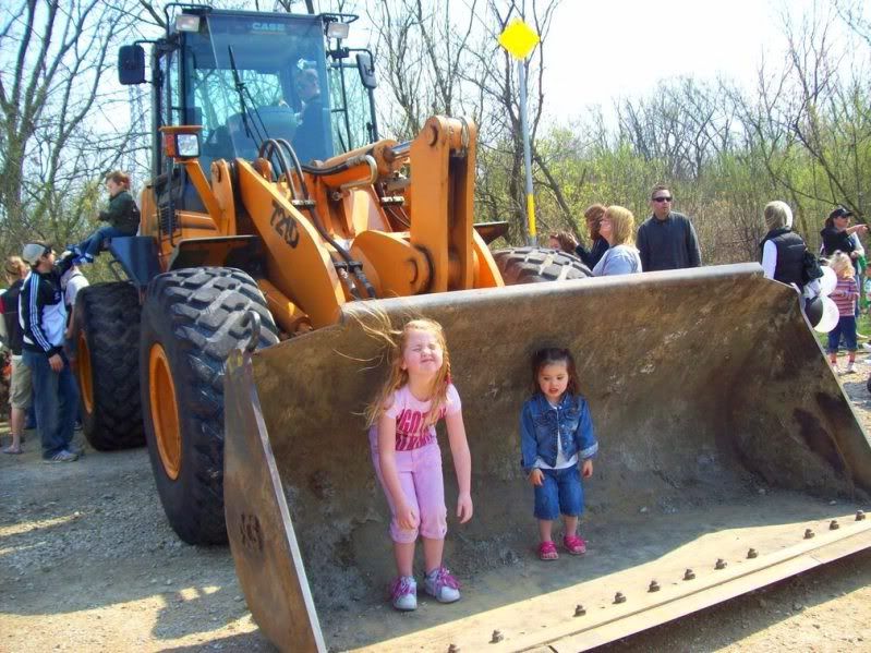 Oh no! Theyre being scooped up by a steam shovel!