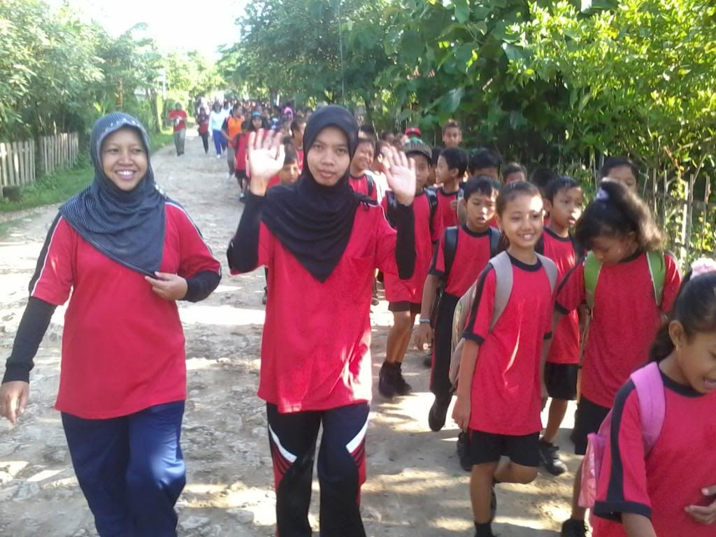 jalan sehat photo 2012-11-24065544_zpsaa1b3bbb.jpg