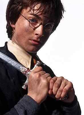 Obrazek "http://i46.photobucket.com/albums/f147/aidwiz/harry-potter.jpg" nie mo&zdot;e zosta&cacute; wy&sacute;wietlony, poniewa&zdot; zawiera b&lstrok;&eogon;dy.