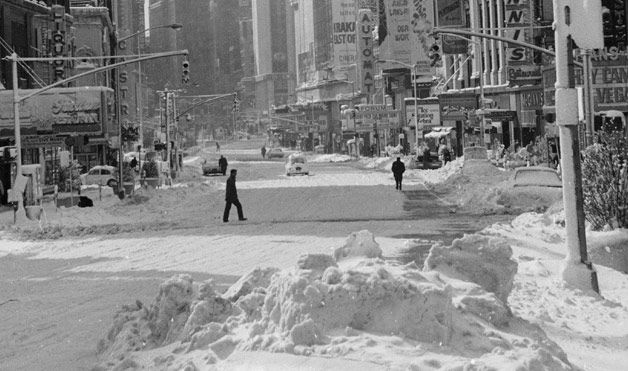snow-blizzard-Feb-1969-lifestyle-4.jpg