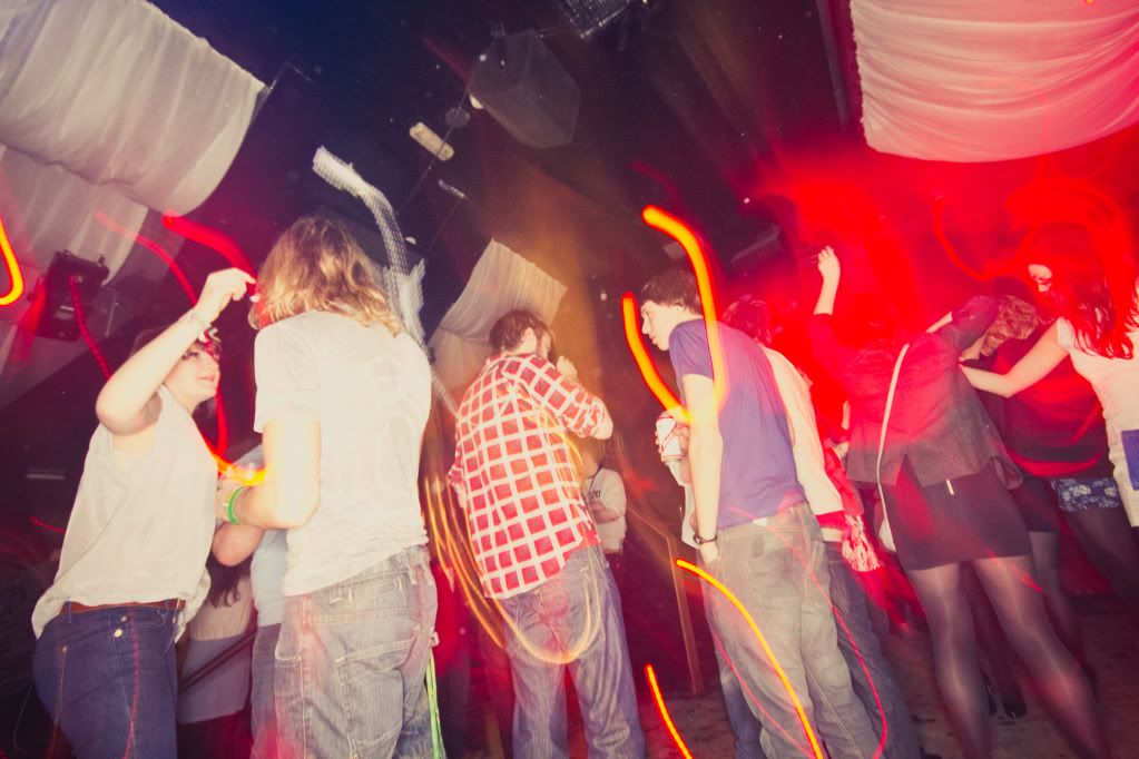 IMAGE: http://i46.photobucket.com/albums/f149/stuart_hatch/JB-1.jpg