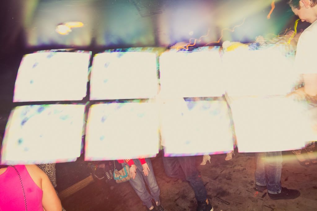 IMAGE: http://i46.photobucket.com/albums/f149/stuart_hatch/JB-2.jpg