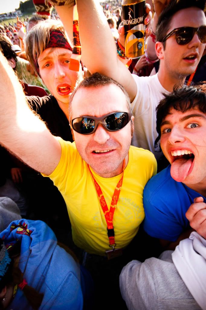 IMAGE: http://i46.photobucket.com/albums/f149/stuart_hatch/Nightlife/800-7.jpg